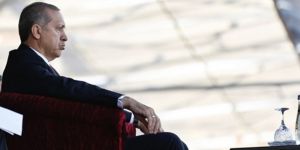 Hatip’in Gürültüsü Şair’in Fısıltısı..