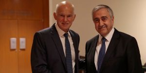 Papandreu’dan Rum siyasilere yanıt