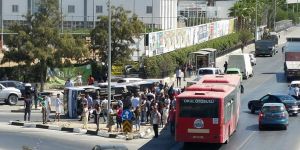 Otobüsle minibüs çarpıştı!