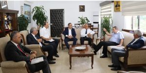 Denktaş, Belediyeler Birliği heyetini kabul etti