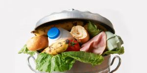 59 bin ton yiyeceği çöpe atıyorlar