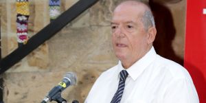 “Lefkoşa Çarşı Esnafı II”  sergisi Büyük Han’da açıldı.