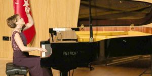 Rüya Taner piyano resitali büyük ilgi gördü