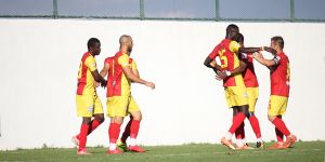 Çetinkaya yeniden zirvede: 1-4