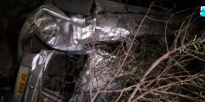 Akasya ağacına çarptı, takla attı