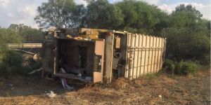 Çöp kamyonu ile kaza yaptı!