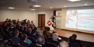 Belirsizlik altında ekonomiler ele alındı