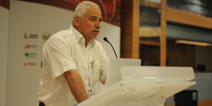 Göktaş: “Dost kalacak yolu seçin”