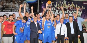 Sezonun ilk kupası LAÜ’nün