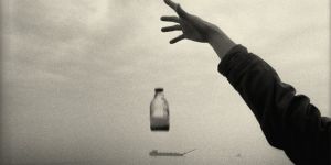 GÖKTEN DÜŞEN ADAMI TUTMAK