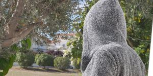 ‘GÜNLERCE  PARKLARDA YATTIM’