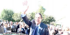 Anastasiadesten Kıbrıslı Rumlara, sabırlı olun mesajı