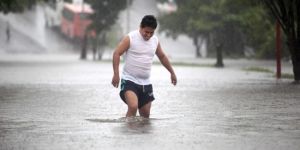 Kasırga ve fırtına 21 can aldı