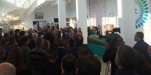 Kadriye Bayraktar'ı mesai arkadaşları uğurladı