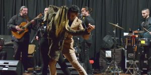 Sıcak latin müzikleri ve danslarıyla coşku dolu bir gece yaşandı