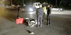 Bilinci kapalı, makineye bağlı uyutuluyor