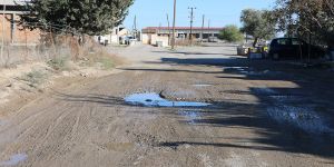 Haspolat’ta yol çöktü!