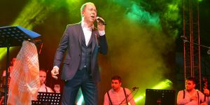 Sümer Ezgü ile türkü dolu bir gece