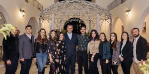 Kıbrıs Town Houses avlusunda ilk buluşma