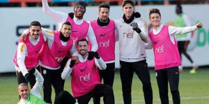 Ahmet Sivri, yıldızlarla beraber...