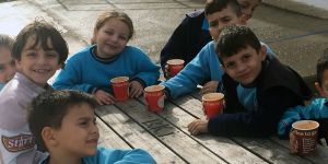 Çocuklar çorba pişirdi