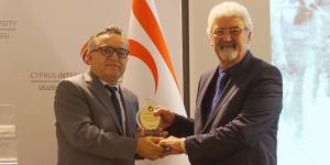 UKÜ’de “Kıbrıs’ın Yakın Tarihi” Tartışıldı