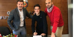 Ahmet Sivri imzayı attı