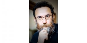 Haydar Ergülen Şiirinin Öteki Kapısı: Kızkardeşim Lina Salamandre