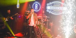 Şarkılar hep bir ağızdan