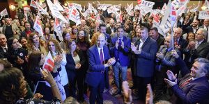 Geleneksel ülke siyasetine bir alternatif olarak Halkın Partisi