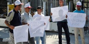 Mehmetçik, Başbakanlık önünde hak aradı