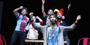 GAÜ’de tiyatro gösterisi