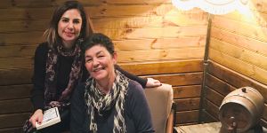 Stella Aciman: “BEN AZINLIK YAZARIYIM”