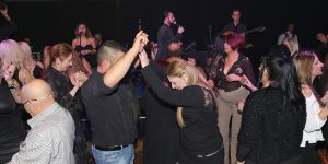 Yorgo ile Sirtaki eğlencesi