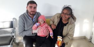 Sıcak çorba ve poğaça dağıtıldı