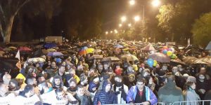 YAĞMURA RAĞMEN BÜYÜK EYLEM