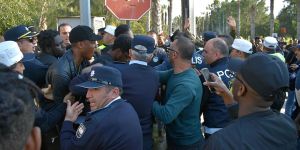 Öğrenciler ayaklandı, DAÜ karıştı...