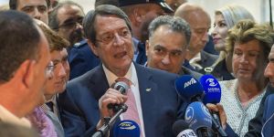 Anastasiadis Akıncı’dan görüşme talep edecek