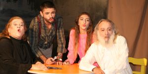 “Bana Bir Şans Ver" oyunu turneye çıkıyor