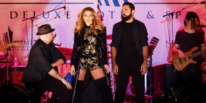 Hadise büyüledi