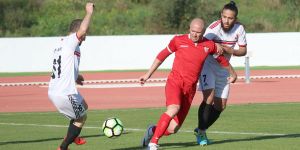 Zirveyi 14 hafta sonra devretti