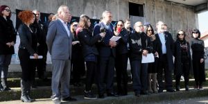 "Tiyatronun her zaman bir derdi var..."