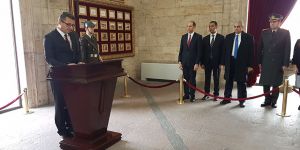 Erhürman, 'Anıtkabir Şeref Defteri'ne ne yazdı?