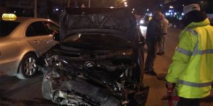 Dikkatsiz dönüş kaza getirdi