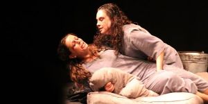 “Ada” Oyunu Kıbrıs Tiyatro Festivali’nde sahnelendi