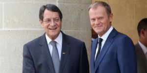 Tusk ile Anastasiadis Brüksel'de doğal gazı konuştu