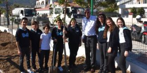 Gençler, yeni açılacak Sanat Parkı’na fidan dikti