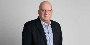 Yeni başkan George Koumas