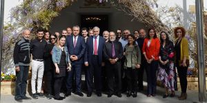 "Büyük laflar etmek yerine iş yapmak gerekiyor"