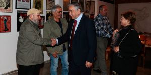 Akıncı, tiyatro oyunu izledi